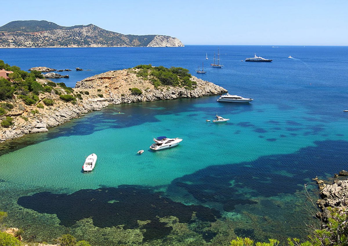 8 beaches for snorkelling in Ibiza